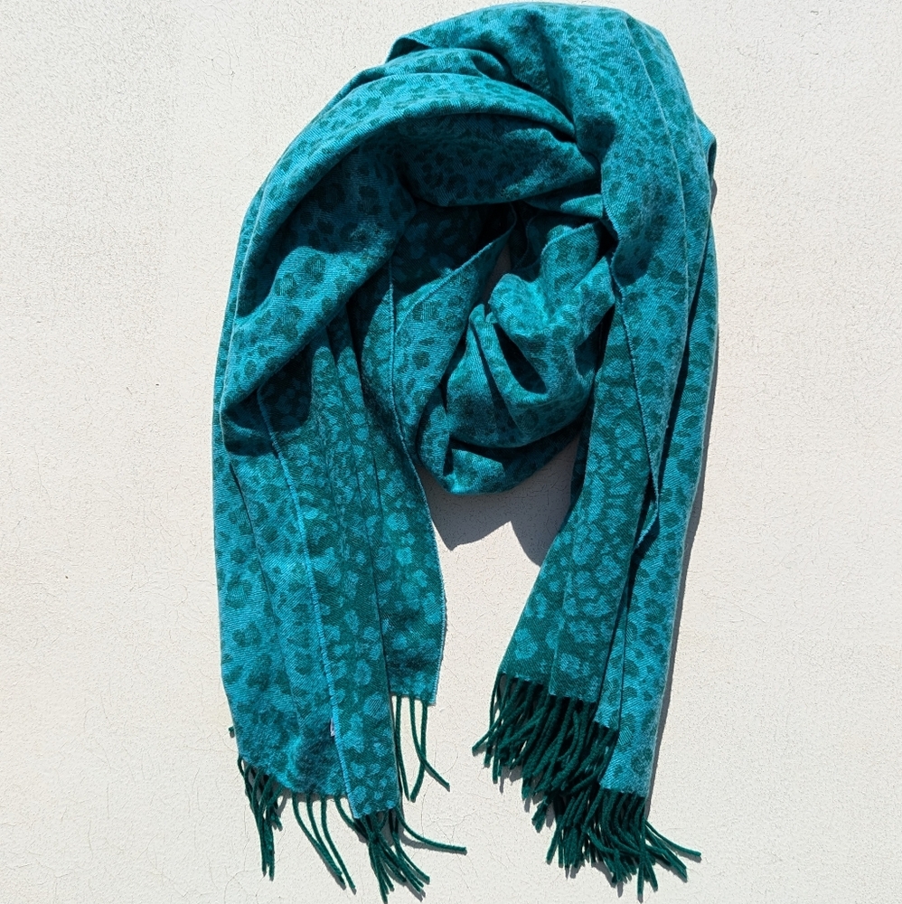 Johnstons of Elgin | 100% Cashmere Turquoise Green Patterned Shawl Scotland